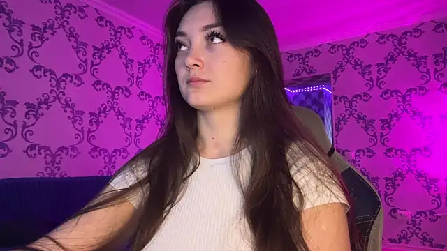Snapshot of TwotyBright chatting on 27, 2, 2026 TwotyBright online show from 27, 2, 2026