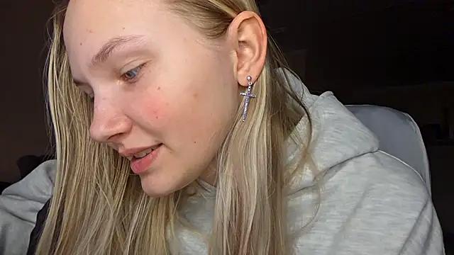 KarinRobertson online show from 6, 3, 2026