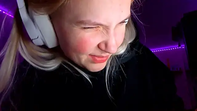 KarinRobertson online show from 23, 11, 2025