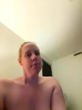 Snapshot of aussielovegal chatting on 2, 11, 2025 aussielovegal online show from 2, 11, 2025