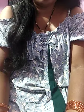 Snapshot of hyd_couple7878 chatting on 8, 6, 2026 hyd couple7878 online show from 8, 6, 2026