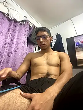 Snapshot of johnvixx chatting on 30, 11, 2025 johnvixx online show from 30, 11, 2025