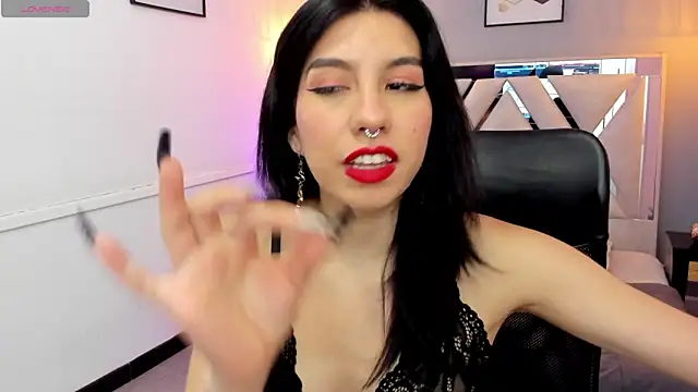 zoe-moreau online show from 18, 4, 2026