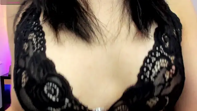 zoe-moreau online show from 18, 4, 2026