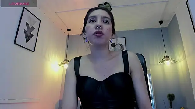 zoe-moreau online show from 4, 2, 2026