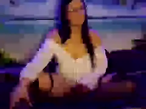 Bya hootgyrl1 online show from 3, 11, 2025