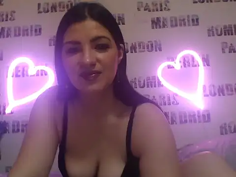 Bya hootgyrl1 online show from 27, 11, 2025