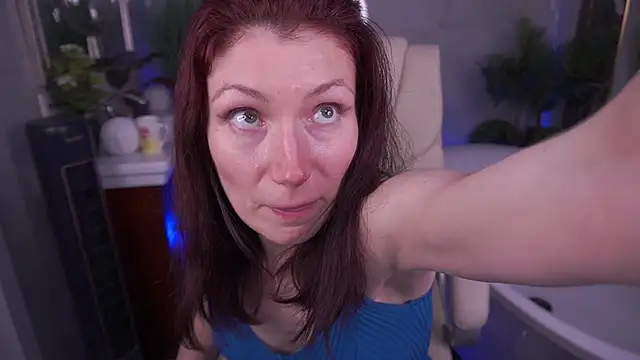 AmiraGoldd online show from 25, 5, 2026