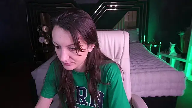 Snapshot of ZafiraMoonn chatting on 18, 12, 2025 ZafiraMoonn online show from 18, 12, 2025