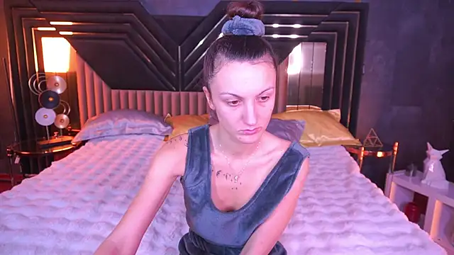 Snapshot of ZafiraMoonn chatting on 22, 12, 2025 ZafiraMoonn online show from 22, 12, 2025