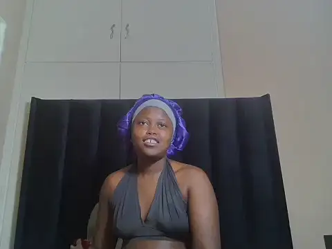 Snapshot of SweetSavage18 chatting on 13, 5, 2026 SweetSavage18 online show from 13, 5, 2026