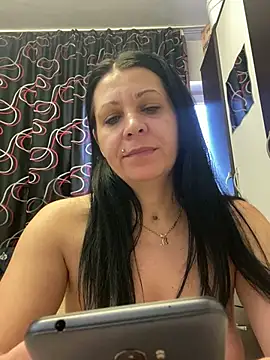 SugarDiamonds online show from 7, 3, 2025
