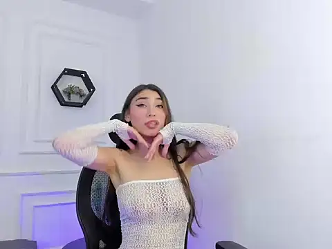 Snapshot of Ana_Muller19 chatting on 1, 12, 2025 Ana Muller19 online show from 1, 12, 2025