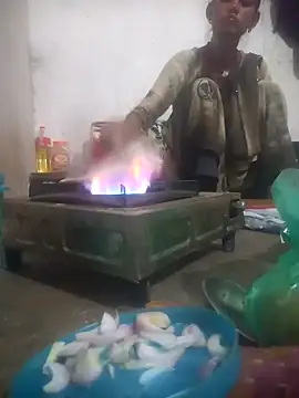 Jooli cuty online show from 5, 11, 2025