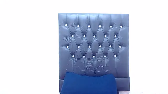 AUGUSTBLOOMxx online show from 14, 2, 2026