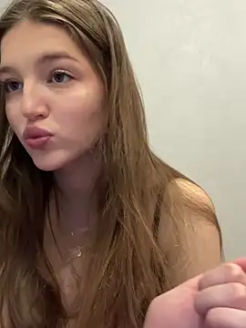 Snapshot of hopbunny chatting on 14, 11, 2025 hopbunny online show from 14, 11, 2025