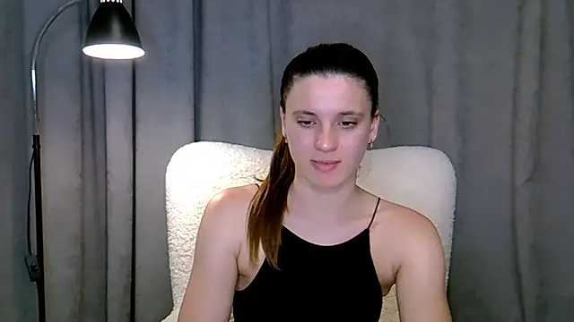 KiraHoney online show from 10, 6, 2026