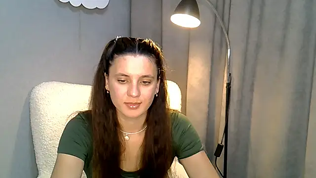 KiraHoney online show from 8, 7, 2026