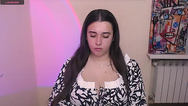 Snapshot of AlinaDoll_ chatting on 8, 5, 2026 AlinaDoll online show from 8, 5, 2026