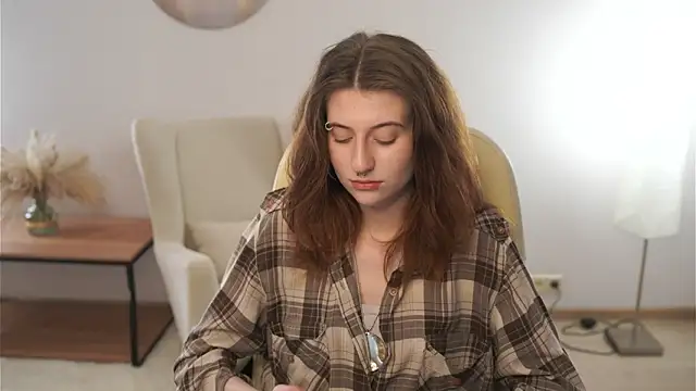 EmmalineNasir online show from 6, 11, 2025