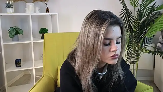 Snapshot of AmaliaProst chatting on 4, 11, 2025 AmaliaProst online show from 4, 11, 2025