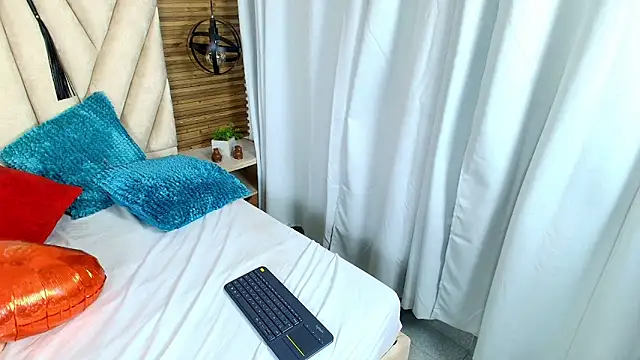 KimberlyFox t online show from 6, 2, 2026