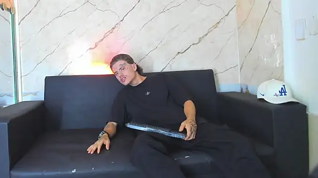 Snapshot of Kevinperlas chatting on 8, 11, 2025 Kevinperlas online show from 8, 11, 2025