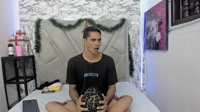 KiraFox1 online show from 18, 12, 2025