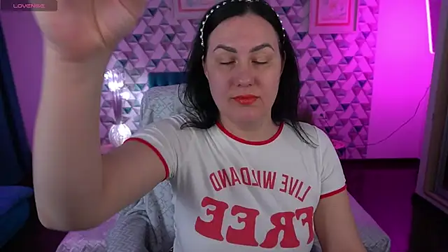 VelvetLuck online show from 9, 4, 2026