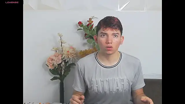 Oliver paris online show from 1, 12, 2025