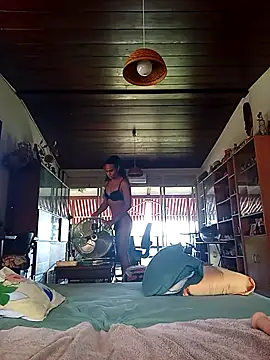 Snapshot of TransKylieX chatting on 10, 11, 2025 TransKylieX online show from 10, 11, 2025