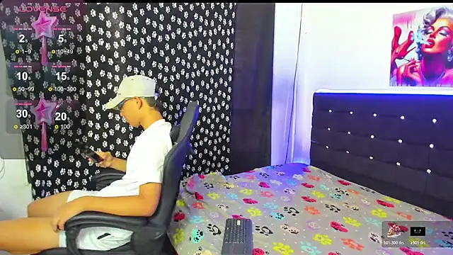 Snapshot of Camilo_hot_21 chatting on 3, 11, 2025 Camilo hot 21 online show from 3, 11, 2025