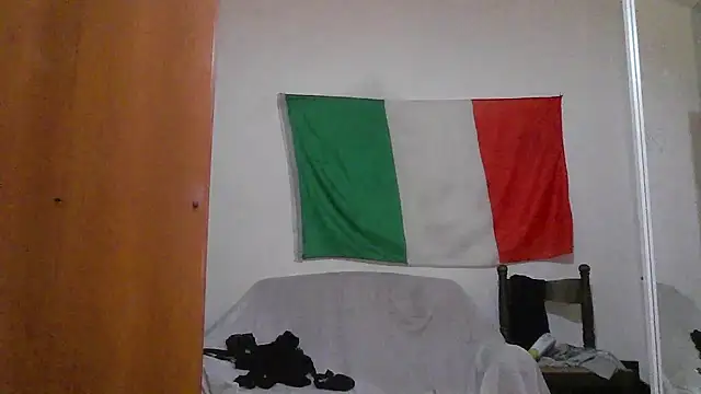 Snapshot of 00Travsharongomez chatting on 5, 1, 2026 00Travsharongomez online show from 5, 1, 2026