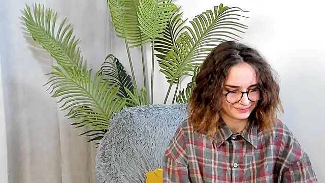 Snapshot of JeniseDancer chatting on 4, 11, 2025 JeniseDancer online show from 4, 11, 2025