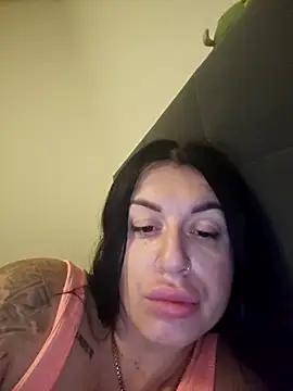 Julianneloreen online show from 5, 11, 2025