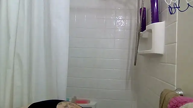 Snapshot of FreakyDreama chatting on 13, 5, 2026 FreakyDreama online show from 13, 5, 2026