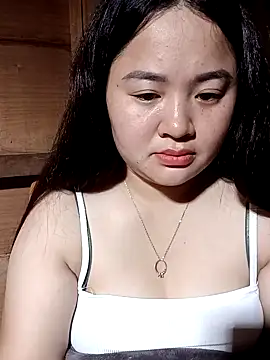 Snapshot of Bee-bgolden chatting on 11, 11, 2025 Bee-bgolden online show from 11, 11, 2025