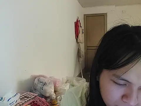 Snapshot of RebelAura chatting on 26, 5, 2026 RebelAura online show from 26, 5, 2026