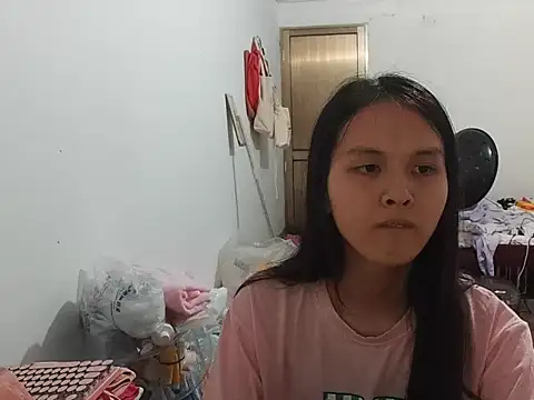 Snapshot of RebelAura chatting on 10, 6, 2026 RebelAura online show from 10, 6, 2026