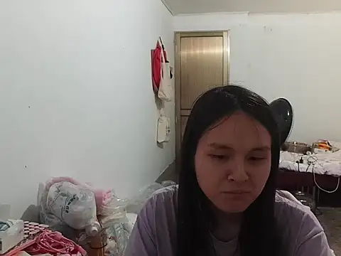 Snapshot of RebelAura chatting on 18, 5, 2026 RebelAura online show from 18, 5, 2026