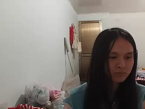 Snapshot of RebelAura chatting on 3, 6, 2026 RebelAura online show from 3, 6, 2026