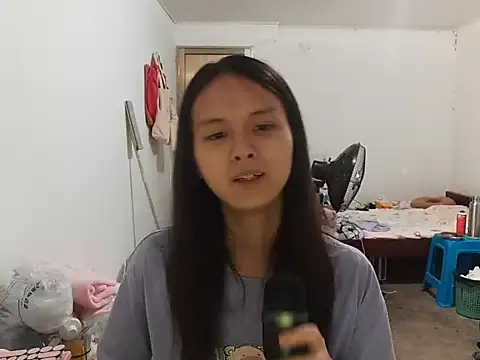 Snapshot of RebelAura chatting on 6, 6, 2026 RebelAura online show from 6, 6, 2026