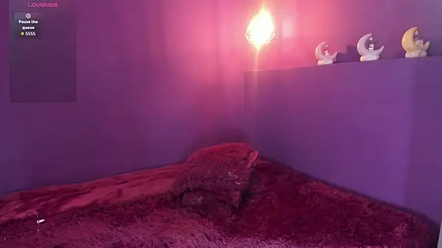 Isabella Crofts online show from 28, 2, 2026