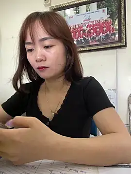 Snapshot of Bana-gibee chatting on 12, 5, 2026 Bana-gibee online show from 12, 5, 2026