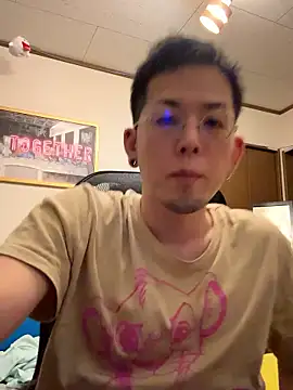 Snapshot of ippei0001 chatting on 4, 11, 2025 ippei0001 online show from 4, 11, 2025