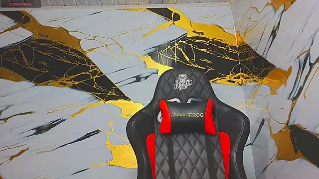 Snapshot of Suarezz10_ chatting on 8, 11, 2025 Suarezz10 online show from 8, 11, 2025