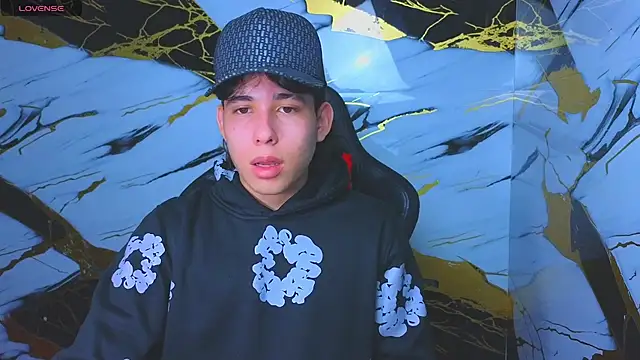 Snapshot of Suarezz10_ chatting on 7, 11, 2025 Suarezz10 online show from 7, 11, 2025