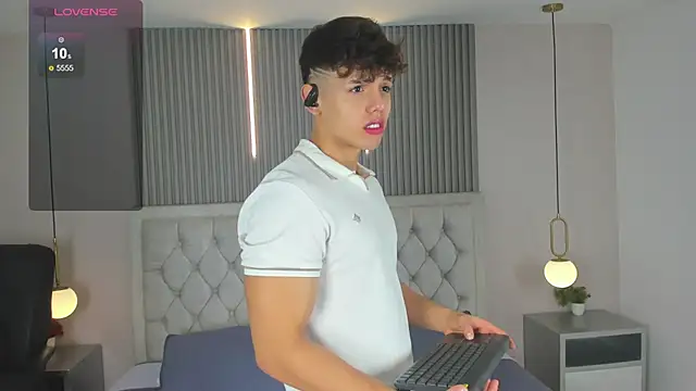 Snapshot of jhoumod_21_ chatting on 23, 11, 2025 jhoumod 21 online show from 23, 11, 2025