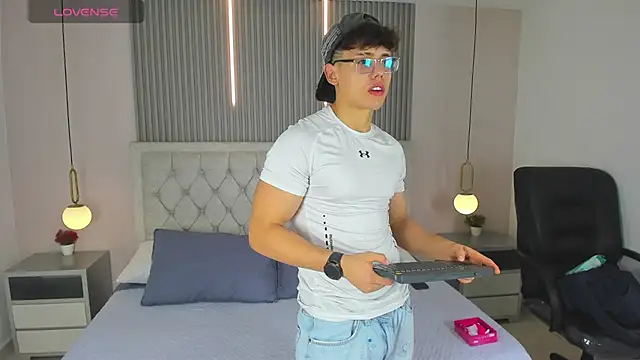 Snapshot of jhoumod_21_ chatting on 26, 11, 2025 jhoumod 21 online show from 26, 11, 2025