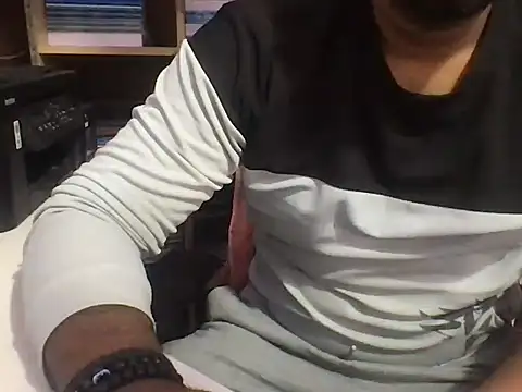 Snapshot of KingCobra_07 chatting on 6, 4, 2026 KingCobra 07 online show from 6, 4, 2026